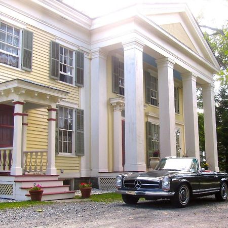 Oakcliff Bed And Breakfast Halfmoon Екстер'єр фото