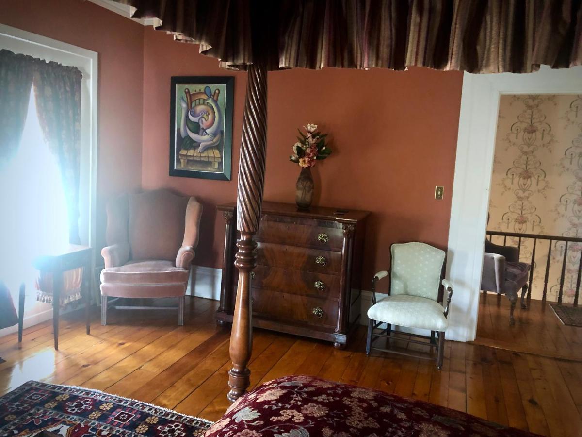 Oakcliff Bed And Breakfast Halfmoon Екстер'єр фото