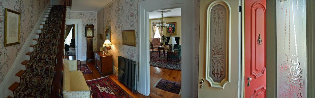 Oakcliff Bed And Breakfast Halfmoon Екстер'єр фото