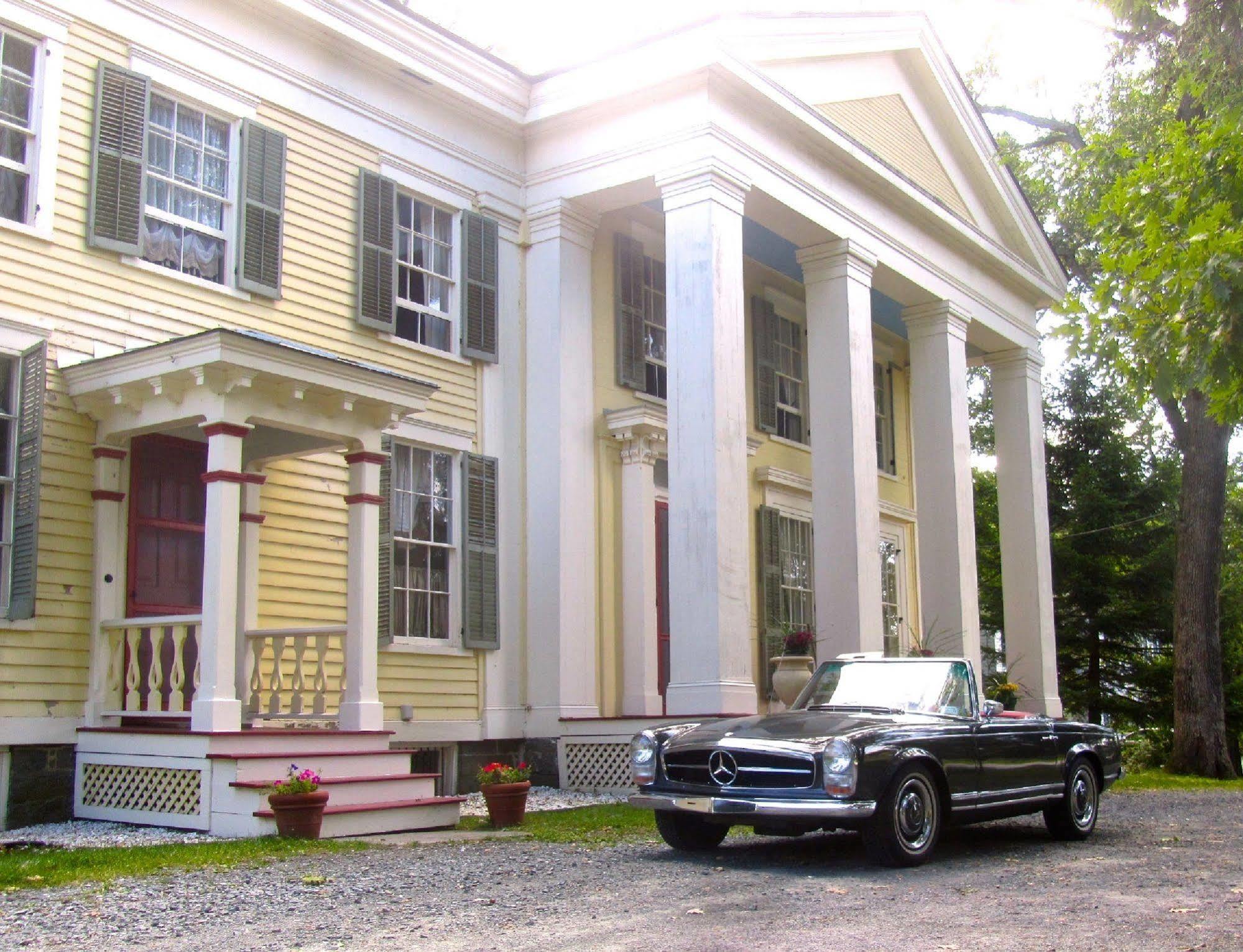 Oakcliff Bed And Breakfast Halfmoon Екстер'єр фото