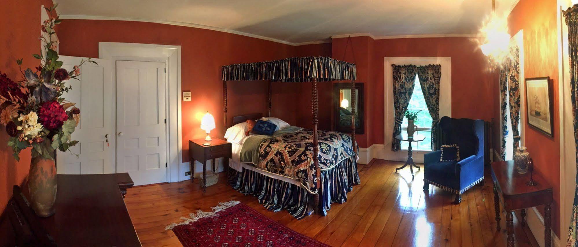 Oakcliff Bed And Breakfast Halfmoon Екстер'єр фото