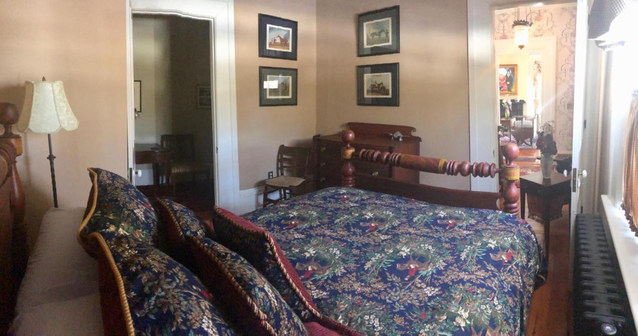 Oakcliff Bed And Breakfast Halfmoon Екстер'єр фото